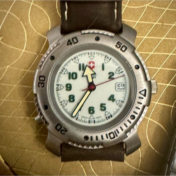 Junk drawer, jewelry lot~ Betsey Johnson, fossil, & Swiss Army Knife watch lot - Picture 3 of 5